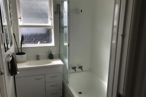 Photo of property in 4 Beeston Crescent, Manurewa, Auckland, 2102