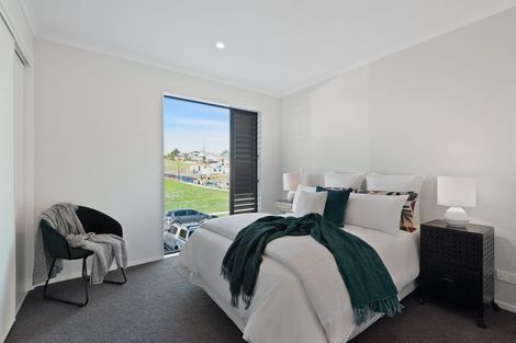 Photo of property in 42 Cambie Avenue, Red Beach, 0932