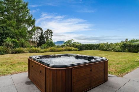 Photo of property in 55 Stewart Glen, Acacia Bay, Taupo, 3385