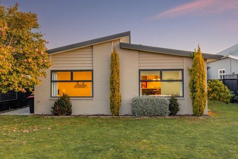 Photo of property in 15 Surrey Street, Linwood, Christchurch, 8062