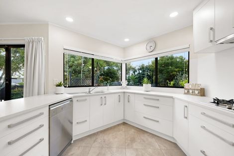 Photo of property in 25 Dallinger Street, St Andrews, Hamilton, 3200