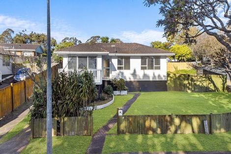 Photo of property in 36 Frobisher Way, Clendon Park, Auckland, 2103