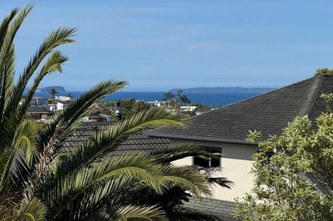 Photo of property in 2c Braemar Road, Rothesay Bay, Auckland, 0630