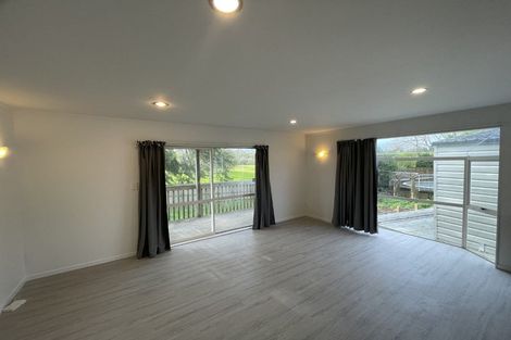 Photo of property in 21 Chilcott Road, Henderson, Auckland, 0612