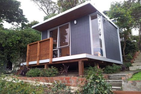 Photo of property in 66 Kelburn Parade, Kelburn, Wellington, 6012