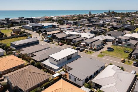 Photo of property in 14 Hugo Way, Papamoa Beach, Papamoa, 3118