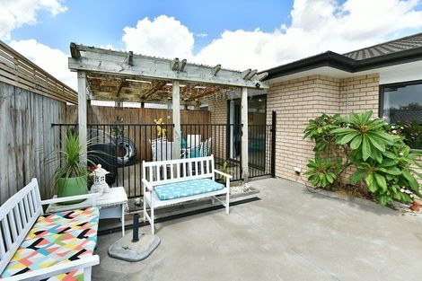 Photo of property in 19 Raabia Close, Parakai, 0830