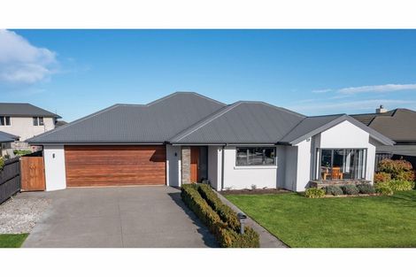 Photo of property in 16 Hampstead Close, Rangiora, 7400