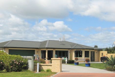 Photo of property in 39 Maesbury Close, Papamoa Beach, Papamoa, 3118