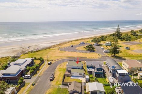 Photo of property in 1 Savage Avenue, Waihi Beach, 3611