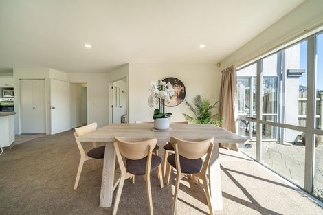 Photo of property in 12 Lanyon Place, Whitby, Porirua, 5024