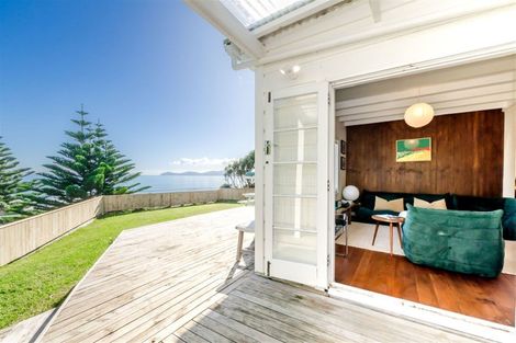 Photo of property in 37 Aperahama Street, Paekakariki, 5034