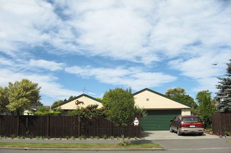 Photo of property in 50 Royal Park Drive, Parklands, Christchurch, 8083