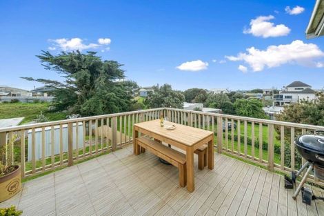 Photo of property in 22 Nelson Street, Foxton Beach, Foxton, 4815