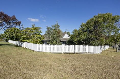 Photo of property in 32 Moire Road, Massey, Auckland, 0614