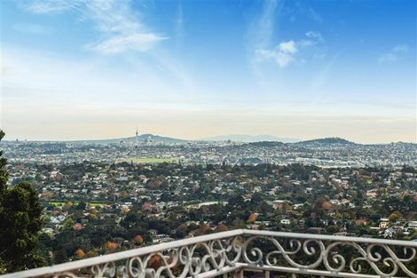 Photo of property in 35 Tawini Road, Titirangi, Auckland, 0604