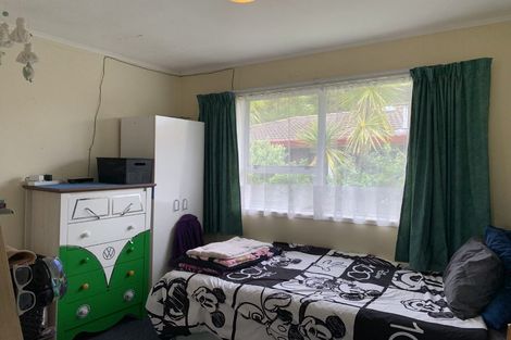 Photo of property in 10 Ciprian Place, Henderson, Auckland, 0612