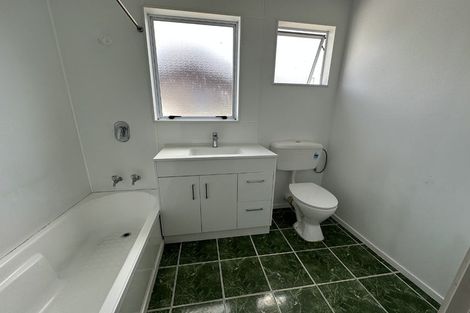 Photo of property in 4b John Walker Drive, Manurewa, Auckland, 2102