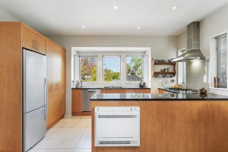 Photo of property in 69 Jeffreys Road, Fendalton, Christchurch, 8052