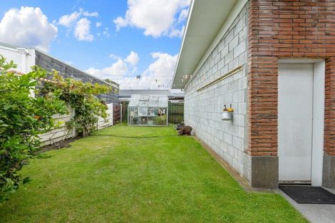 Photo of property in 216 Mangorei Road, Merrilands, New Plymouth, 4312