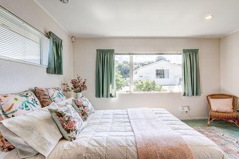 Photo of property in 112 Oxford Street, Tawa, Wellington, 5028