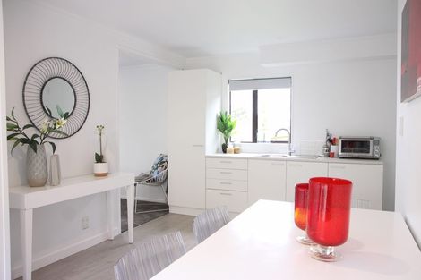 Photo of property in 42 Elliston Crescent, Stanmore Bay, Whangaparaoa, 0932