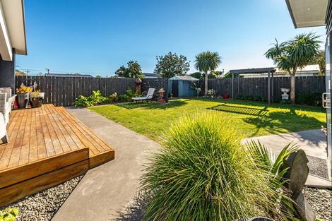 Photo of property in 3 Kamahi Street, Castlecliff, Whanganui, 4501