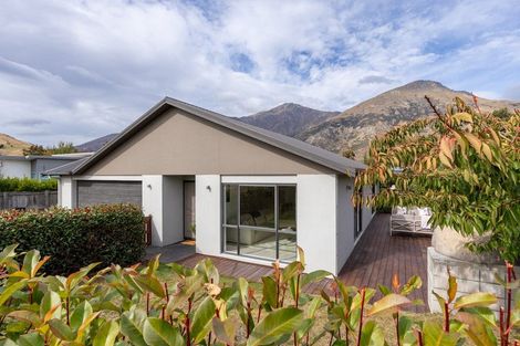 Photo of property in 10 Erskine Street, Lake Hayes, Queenstown, 9304