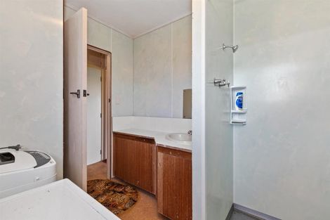 Photo of property in 14 Karaka Road, Kawakawa Bay, Papakura, 2585