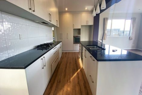 Photo of property in 12 Marsh Avenue, Forrest Hill, Auckland, 0620