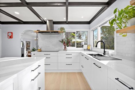 Photo of property in 1410 Old North Road, Helensville, 0875