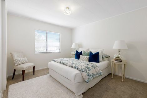 Photo of property in 1/41 Barbados Drive, Unsworth Heights, Auckland, 0632