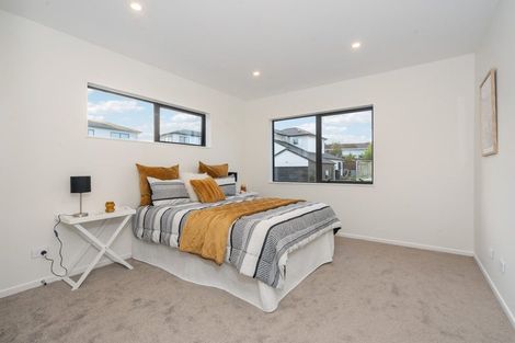 Photo of property in 16b Sheridan Drive, New Lynn, Auckland, 0600