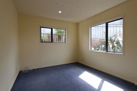 Photo of property in 59 Dress Circle, Newlands, Wellington, 6037