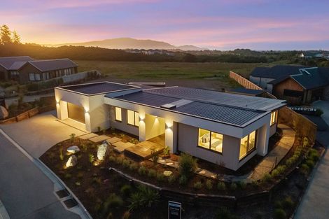 Photo of property in 42 Anderson Park Drive, Waikanae, 5036