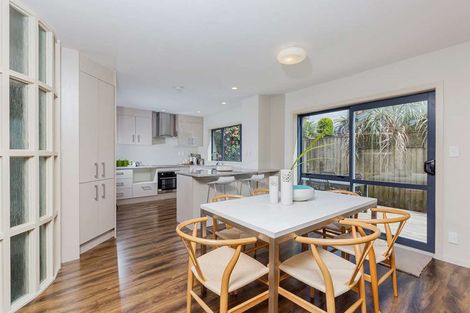 Photo of property in 2/254 Onewa Road, Birkenhead, Auckland, 0626