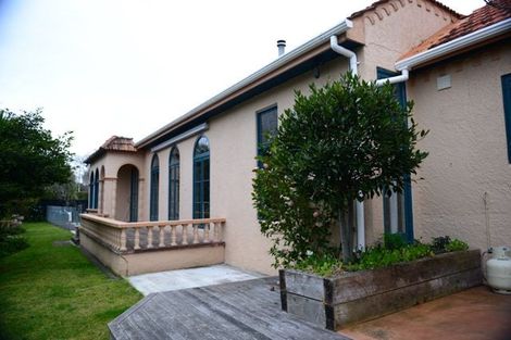 Photo of property in 65 Havelock Road, Havelock North, 4130