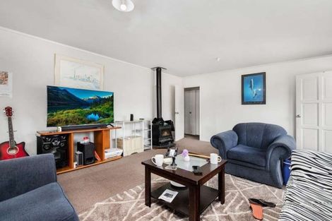 Photo of property in 2/20 Eulogy Place, Randwick Park, Auckland, 2105