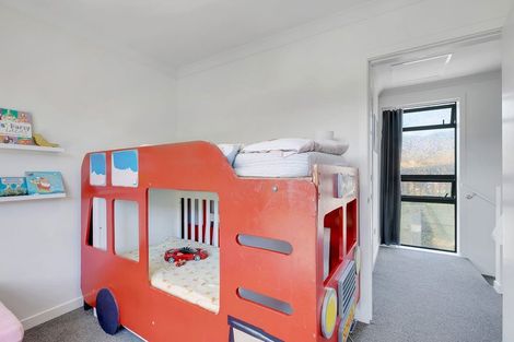 Photo of property in 7 Ara Patukawenga, Tawa, Wellington, 5028