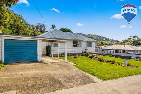 Photo of property in 41 Ranui Terrace, Tawa, Wellington, 5028
