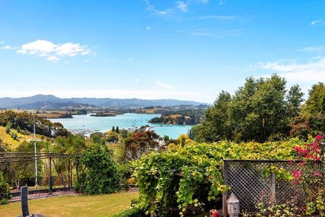 Photo of property in 76 Brick Bay Drive, Sandspit, Warkworth, 0982