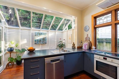 Photo of property in 8 Fitzroy Street, Wadestown, Wellington, 6012