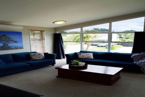 Photo of property in 5 Quinn Grove, Ranui, Porirua, 5024