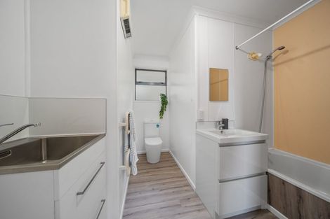 Photo of property in 2/14 Doris Gordon Crescent, Crofton Downs, Wellington, 6035