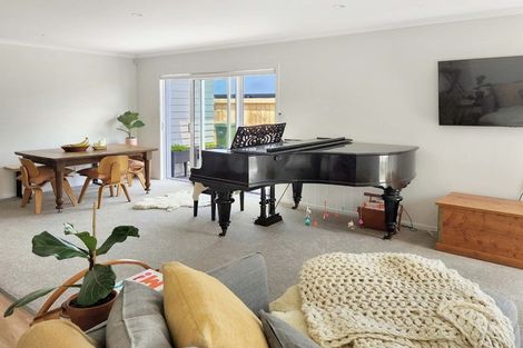 Photo of property in 18 Te Ara O Roimata, Wainuiomata, Lower Hutt, 5014