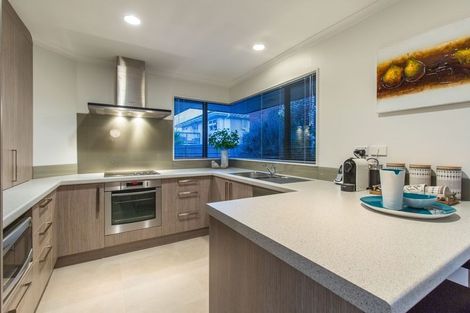 Photo of property in 26a Andrew Road, Howick, Auckland, 2010