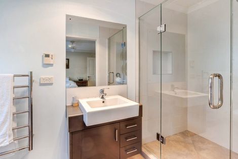 Photo of property in 5 Seymour Road, Mellons Bay, Auckland, 2014