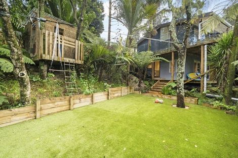 Photo of property in 93 Wood Bay Road, Titirangi, Auckland, 0604
