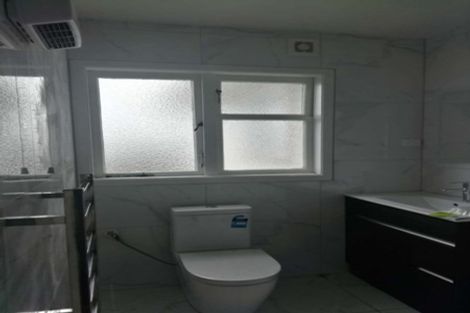 Photo of property in 1/63 Arran Road, Browns Bay, Auckland, 0630