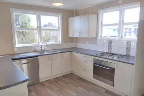 Photo of property in 62 Huatoki Street, Vogeltown, New Plymouth, 4310